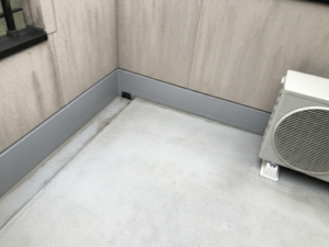 汚れたベランダ/after