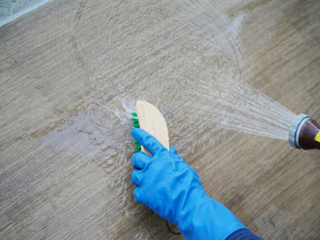 ベランダの細部清掃